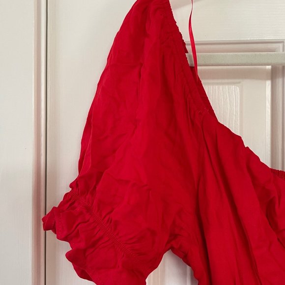 NWT Le Lis Red Puff Sleeve Tiered Romper Size Medium - Picture 2 of 16